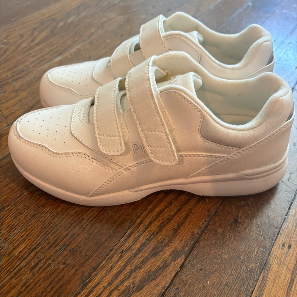 Propet Size 7 Sneakers